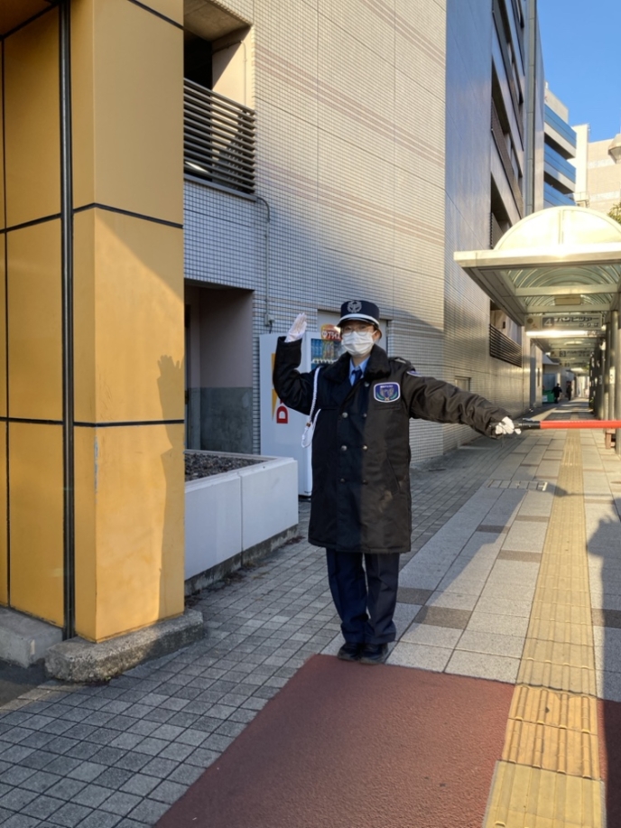 【ビル警備】遠鉄百貨店《交通警備業務》～駐車場係～